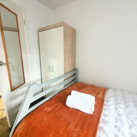 Deluxe Small Double Room - Travelling Professionals Luton  Exteriér fotografie