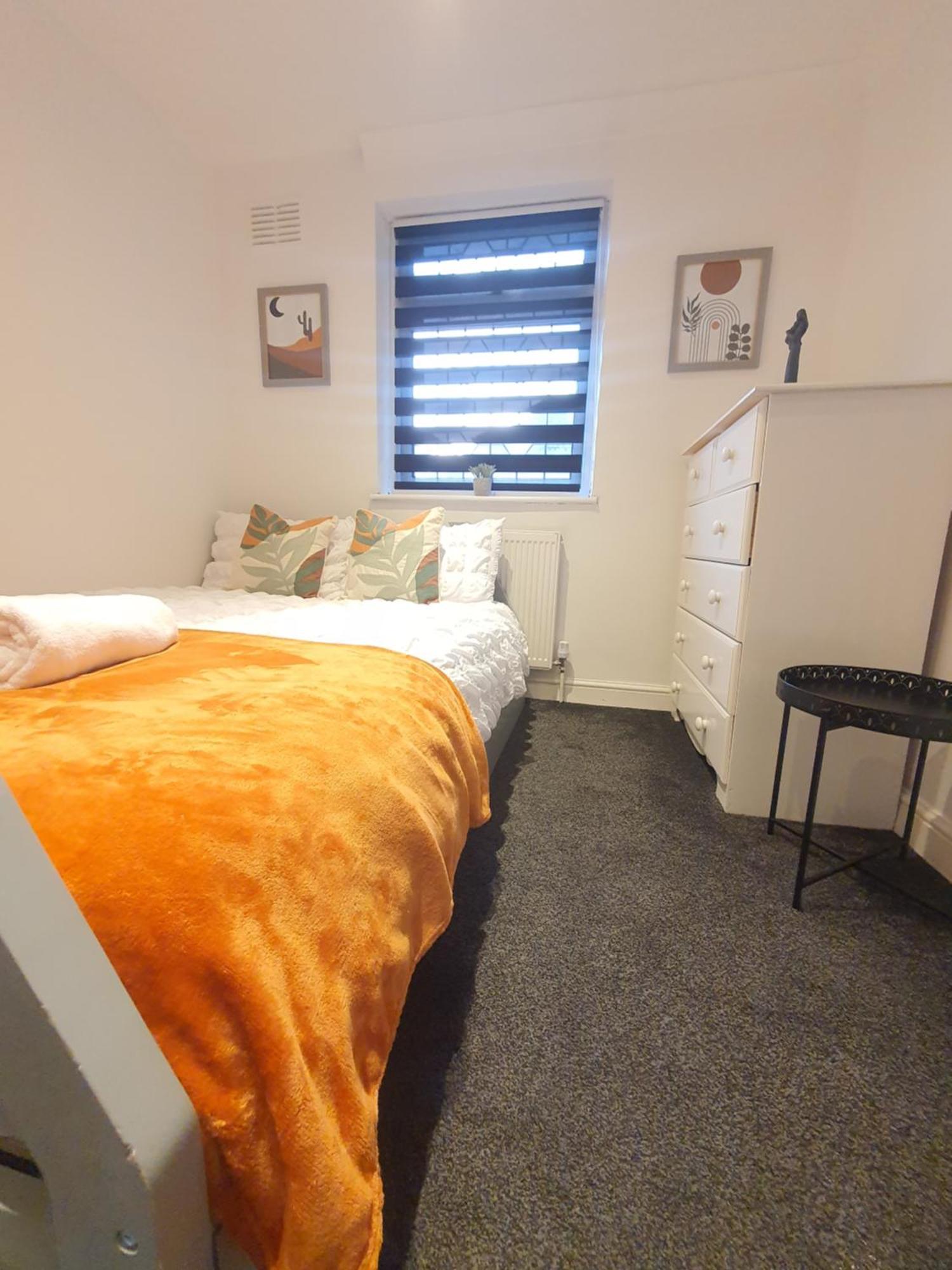 Deluxe Small Double Room - Travelling Professionals Luton  Exteriér fotografie